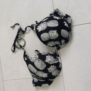 2 for $20! Never worn Ardene bikini top